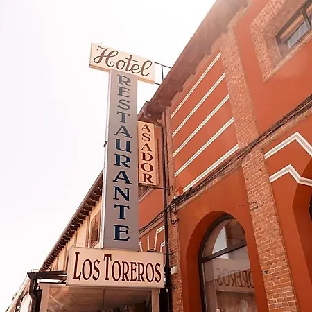 Toreros Hotel *
